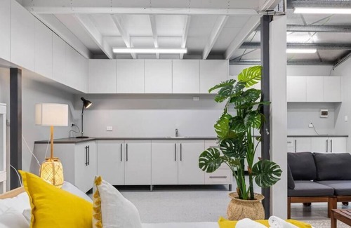 Chittaway Point House | Pelican House/ 5-Bedroom House/ Pool