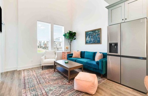 Lafayette House | Pelican House/Prime Location W/Luxury Amenities