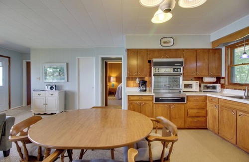 Merrifield Cabin | Pelican Lake Cabin: Private Beach + Scenic Sunsets