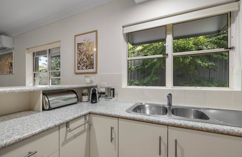 South West Rocks Cabin | Pelican Pad - Full Linen * Air Cond * Fantastic Location * BBQ * Wifi *