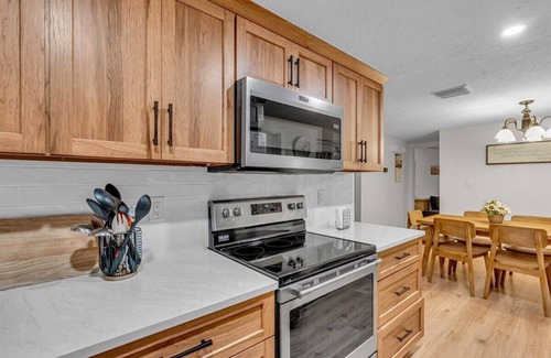 Alta Vista House | Pelican Perch - 3/2 Private Backyard Heated Pool