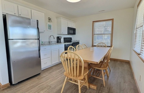 Buxton Cottage | Pelican Place Cottage- Short walk to beach- Community Pool & Spa