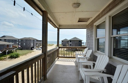 Buxton Cottage | Pelican Place Cottage- Short walk to beach- Community Pool & Spa