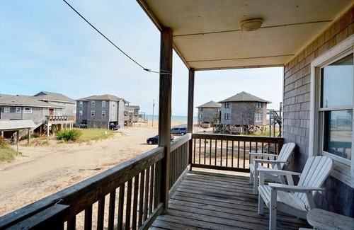 Buxton Cottage | Pelican Place Cottage- Short walk to beach- Community Pool & Spa