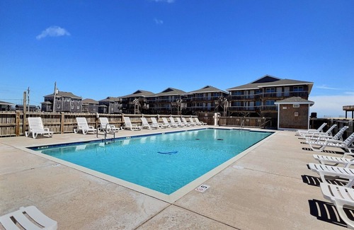 Buxton Cottage | Pelican Place Cottage- Short walk to beach- Community Pool & Spa
