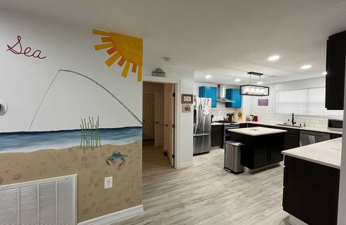 Palacios House | Pelican Place-lit dock, crab cages, W/D, 5 TVs, gameroom, fully stocked kitchen