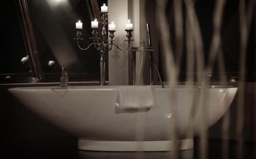 Walvis Bay Cabin | Pelican Point Lodge