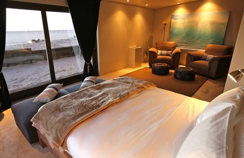 Walvis Bay Cabin | Pelican Point Lodge