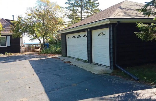 Sheboygan House | Pelican Point - Private Retreat - just 4 miles to downtown Sheboygann