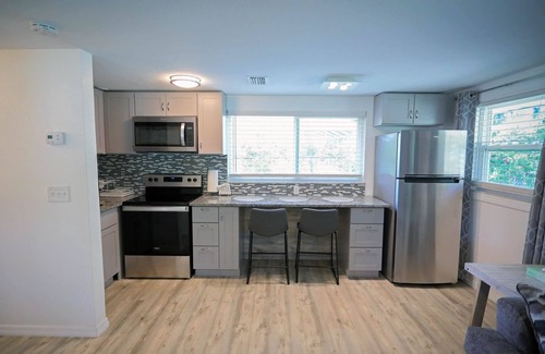 Englewood Apartment | Pelican Room Manasota Delux Villas