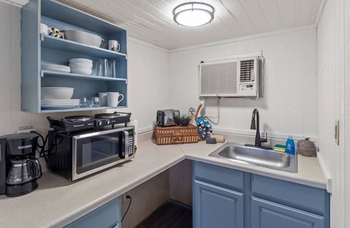 Oil City Apartment | Pelican's Nest~Caddo Lake with Kayaks