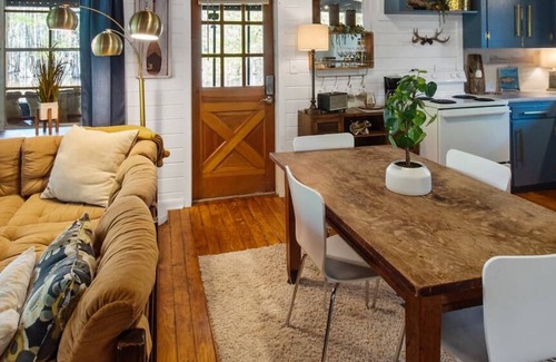 Oil City Apartment | Pelican's Nest~Caddo Lake with Kayaks