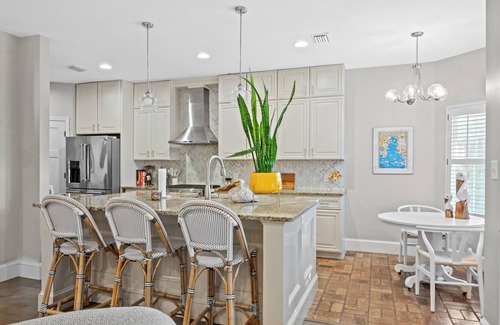 Fairhope House | Pelican's Nest Retreat in Fairhope!