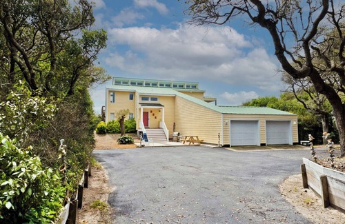 Pine Knoll Shores House | Pelican's Roost, Oceanfront House in Pine Knoll Shores, NC!