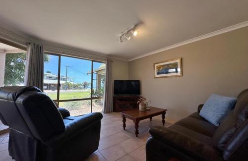 Kalbarri Villa | Pelican Shore Villa 19 - Kalbarri WA