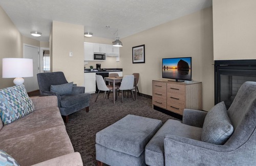 Lincoln City Hotel | Pelican Shores Inn