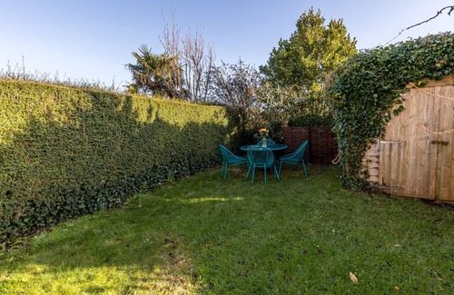 Langton Matravers Cottage | Pembroke Cottage - gorgeous Purbeck stone cottage with open fire