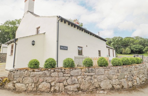 Llandudno Junction Cottage | PEN Y BRYN COTTAGE, pet friendly, with open fire in Llandudno