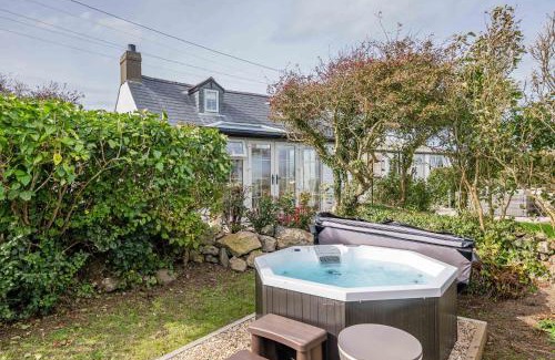 Garn Fadryn House | Penbryn-Bach