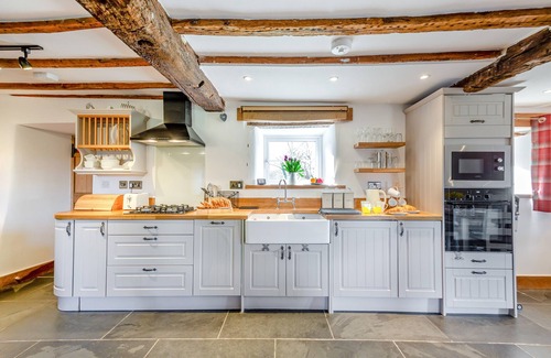 Dolgellau House | Penclogwynau - Two Bedroom House, Sleeps 4
