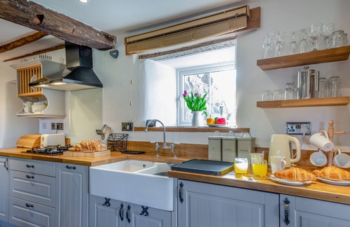 Dolgellau House | Penclogwynau - Two Bedroom House, Sleeps 4