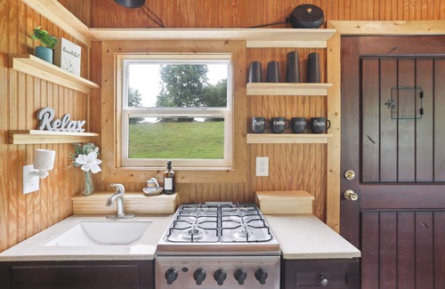 Pendergrass Cottage | Pendergrass Tiny Home Cabin on Pond w/Fire Pit!