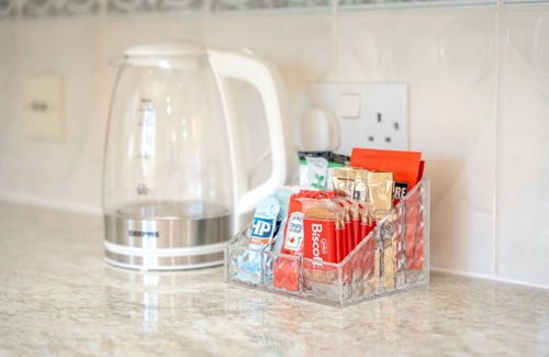 Fence House | Pendle View Gatehouse – Lakeside Stay in the Ribble Valley