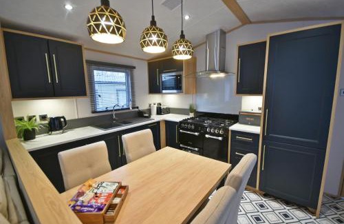 Fence House | Pendle View Retreat - Holiday Park