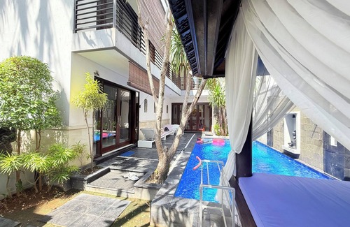 Laksmana Villa | PENELOPY VILLA 2 NEAR EAT STREET OBEROI.