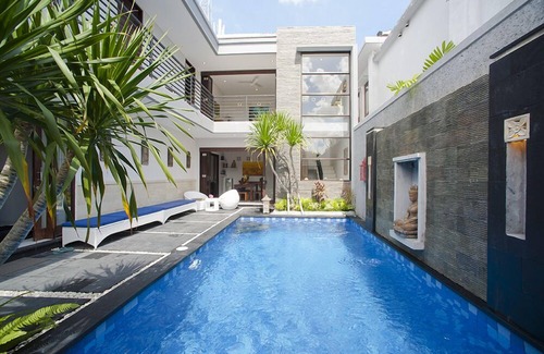 Laksmana Villa | PENELOPY VILLA 2 NEAR EAT STREET OBEROI.