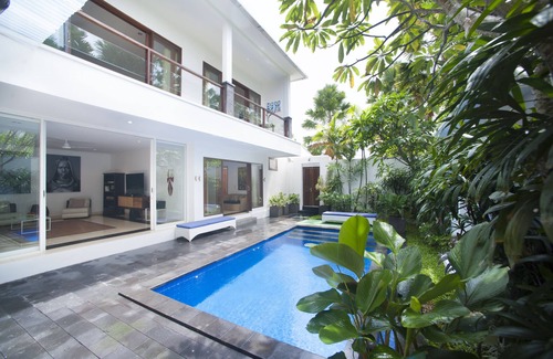 Laksmana Villa | PENELOPY VILLA 3 NEAR EAT STREET OBEROI.