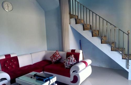 Plaosan House | Penginapan Remaja