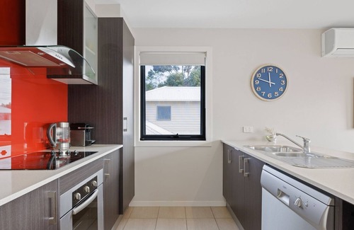 Cowes House | Penguin Place in Cowes
