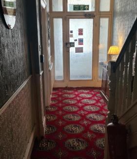 Rhyl House | PENGWERN MANOR GUEST HOUSE e