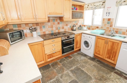 Coverack Cottage | PENHAVEN, pet friendly, character holiday cottage in Coverack