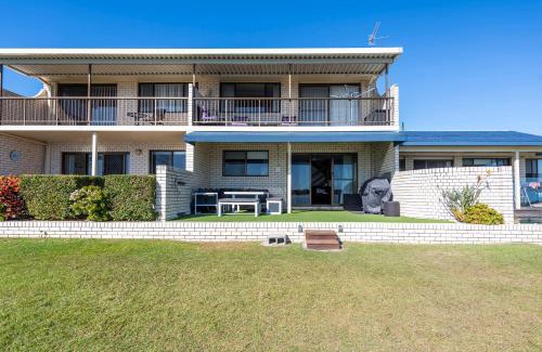 Yamba House | Peninsula Court 5 - LJHooker Yamba