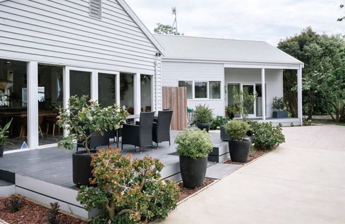 Boneo House | Peninsula Flower House