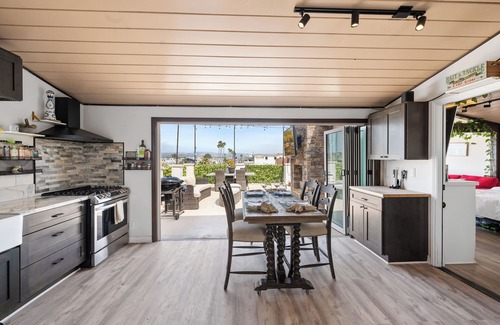 Balboa Peninsula Villa | Peninsula Penthouse