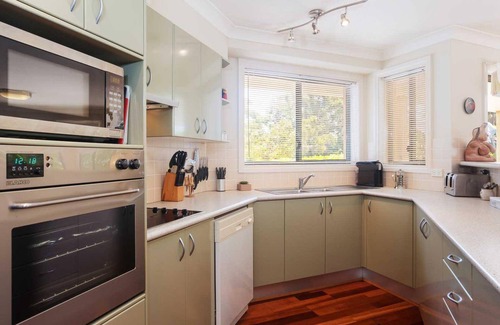 Soldiers Point Apartment | Peninsula Waters, 1/2-4 Soldiers Point Road - Aircon, pool & massive outdoor area