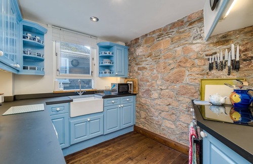 Kingsand Cottage | Penlee Narrows - sleeps 6 guests in 3 bedrooms