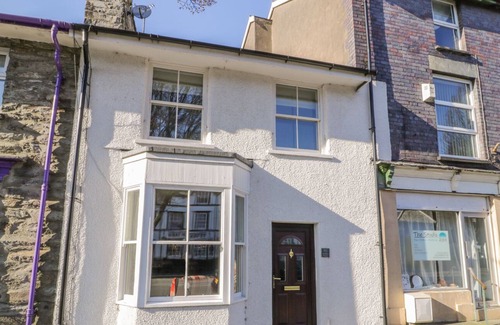 Bala Cottage | PENLLYN HOUSE, pet friendly, character holiday cottage in Bala