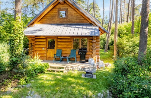 Oak Harbor Cabin | Penn Cove Overlook - Cabin with Loft