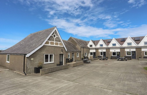 Llanengan Cottage | PENRHYN - 4 TY'N DON, pet friendly in Abersoch
