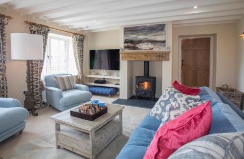 Dulas House | Penrhyn Barn