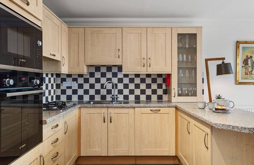 Saundersfoot Cottage | Penrose - Beach House with Direct Beach Access