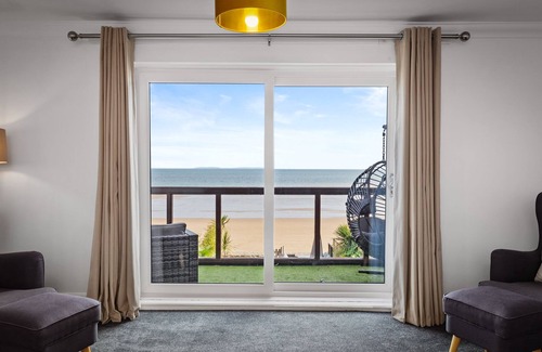 Saundersfoot Cottage | Penrose - Beach House with Direct Beach Access