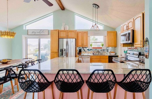 Toilla Segunda House | Pensacola Beach Family Vacation Home w/Hot Tub