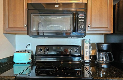 Pensacola Beach Condo | Pensacola Beach Waterfront Condo with Relaxing View. Family Friendly!