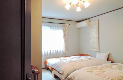 Shinshiro House | pension AKA-TOMBO
