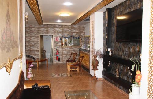Campoamor Hotel | Pension La Lambra Azul